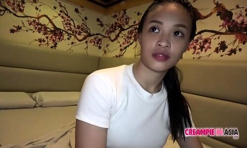 18 yo, really cute, her skin was very beautiful. She get