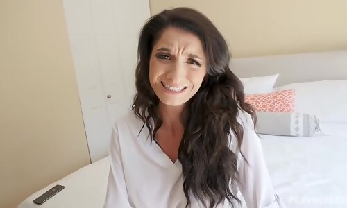 Silvia Saige - My Stepmoms Hotter Than I Thought